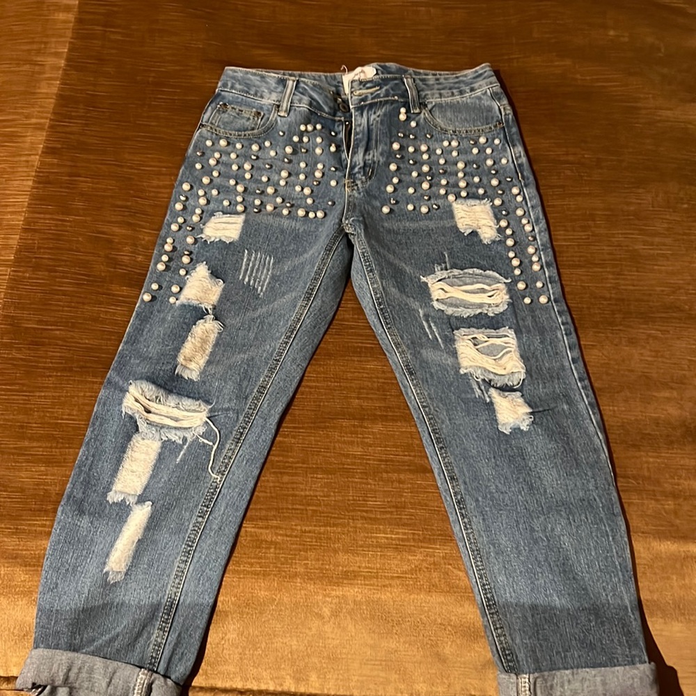 Pearl studded frayed and distressed blue Jean size 29 brand midnight muse